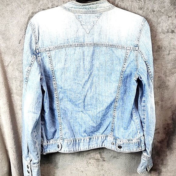Vintage  Women's Light Blue Distressed Denim Jacket Tommy Hilfinger Size L - Picture 6 of 7